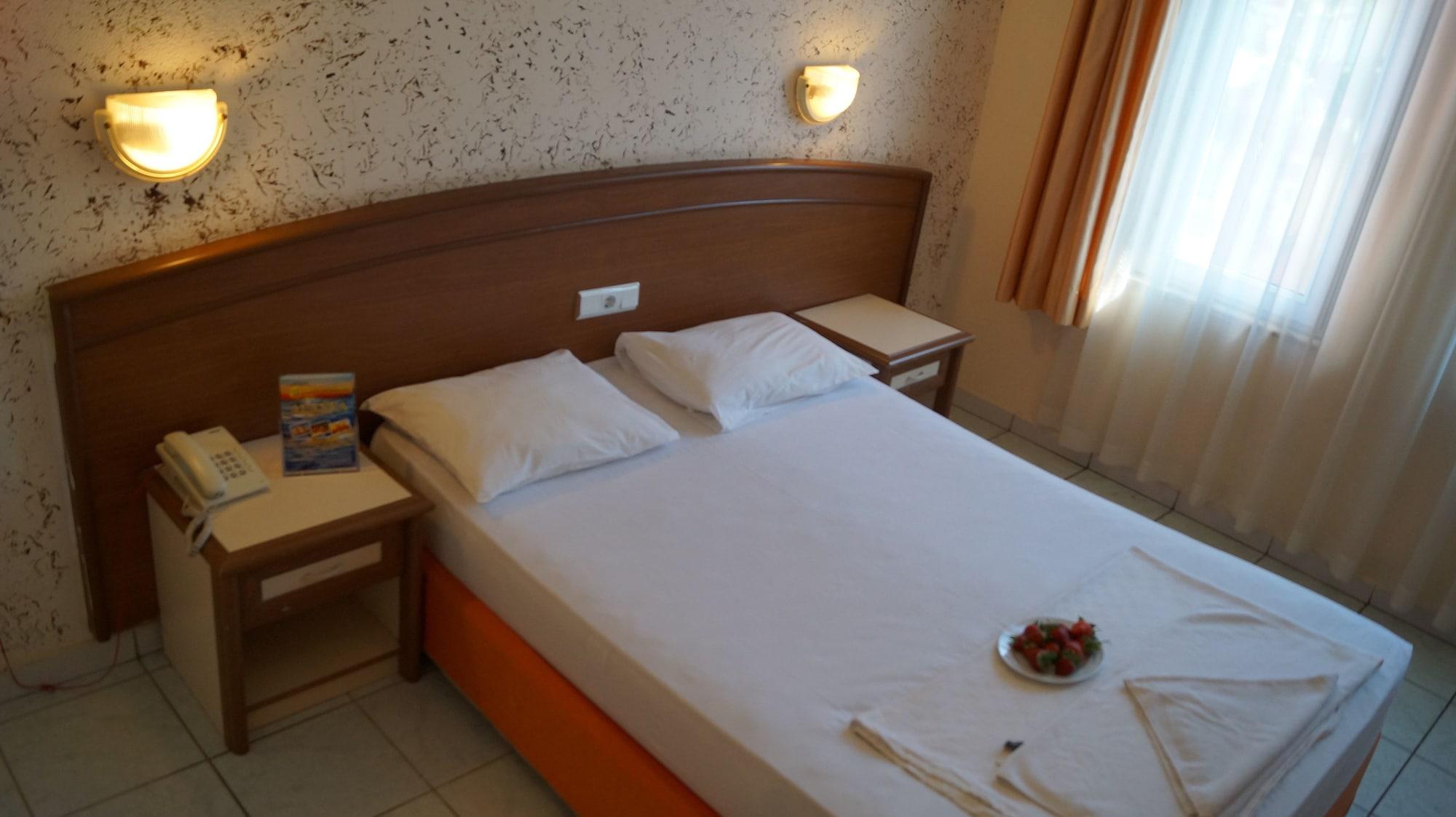 Damlatas Elegant Apart Hotel Аланя Екстериор снимка