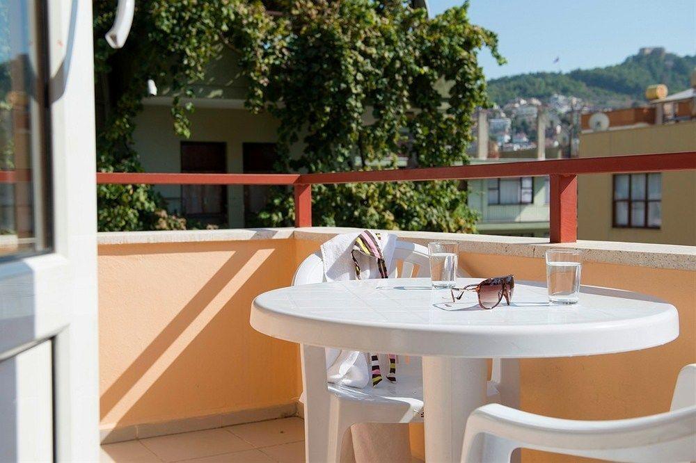 Damlatas Elegant Apart Hotel Аланя Екстериор снимка