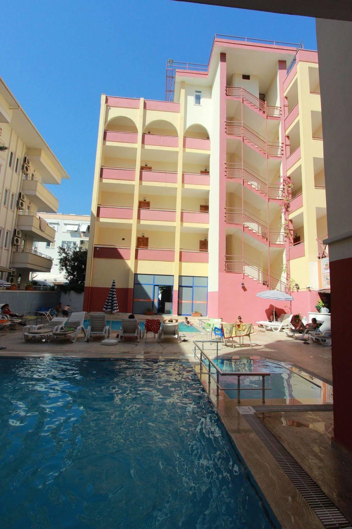 Damlatas Elegant Apart Hotel Аланя Екстериор снимка